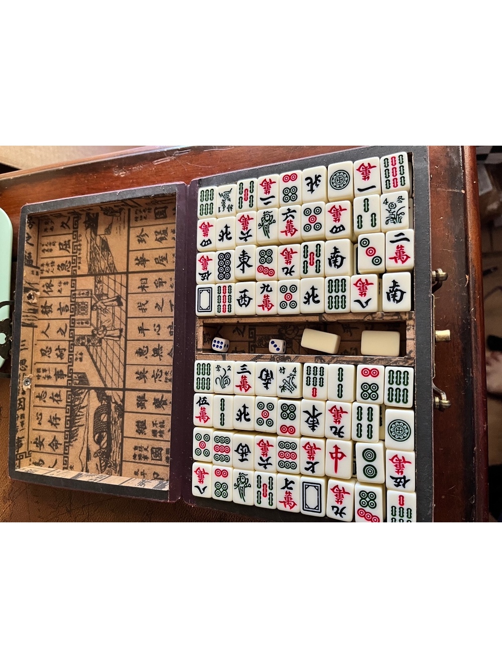 Vintage Style Chinese Mahjong Set Red Dragon Case Complete Travel Game 144 Tiles